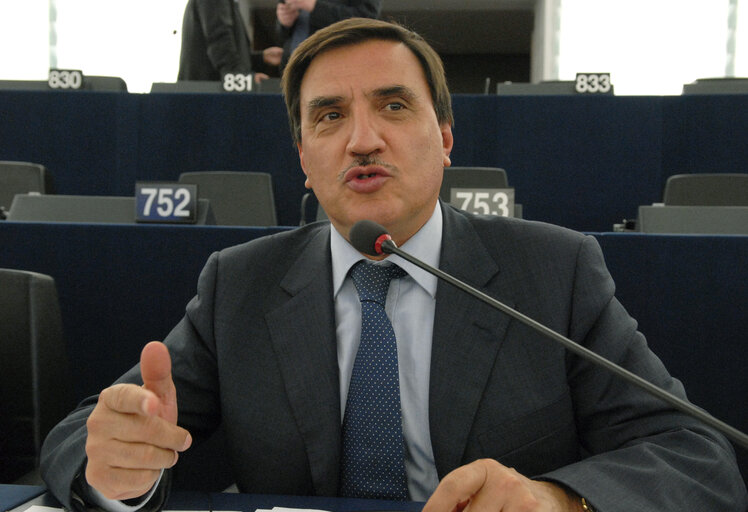 Foto 1: Romano Maria LA RUSSA in plenary session in Strasbourg.