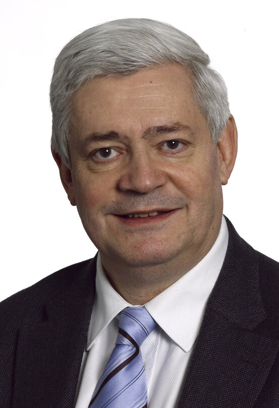 Portrait of MEP Bruno GOLLNISCH