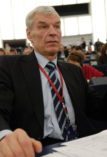 Fotogrāfija 2: Justas Vincas PALECKIS MEP in Plenary Session in Strasbourg.