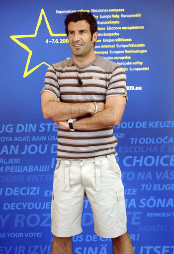 Foto 1: LUIS FIGO FOR EUROPEAN ELECTION