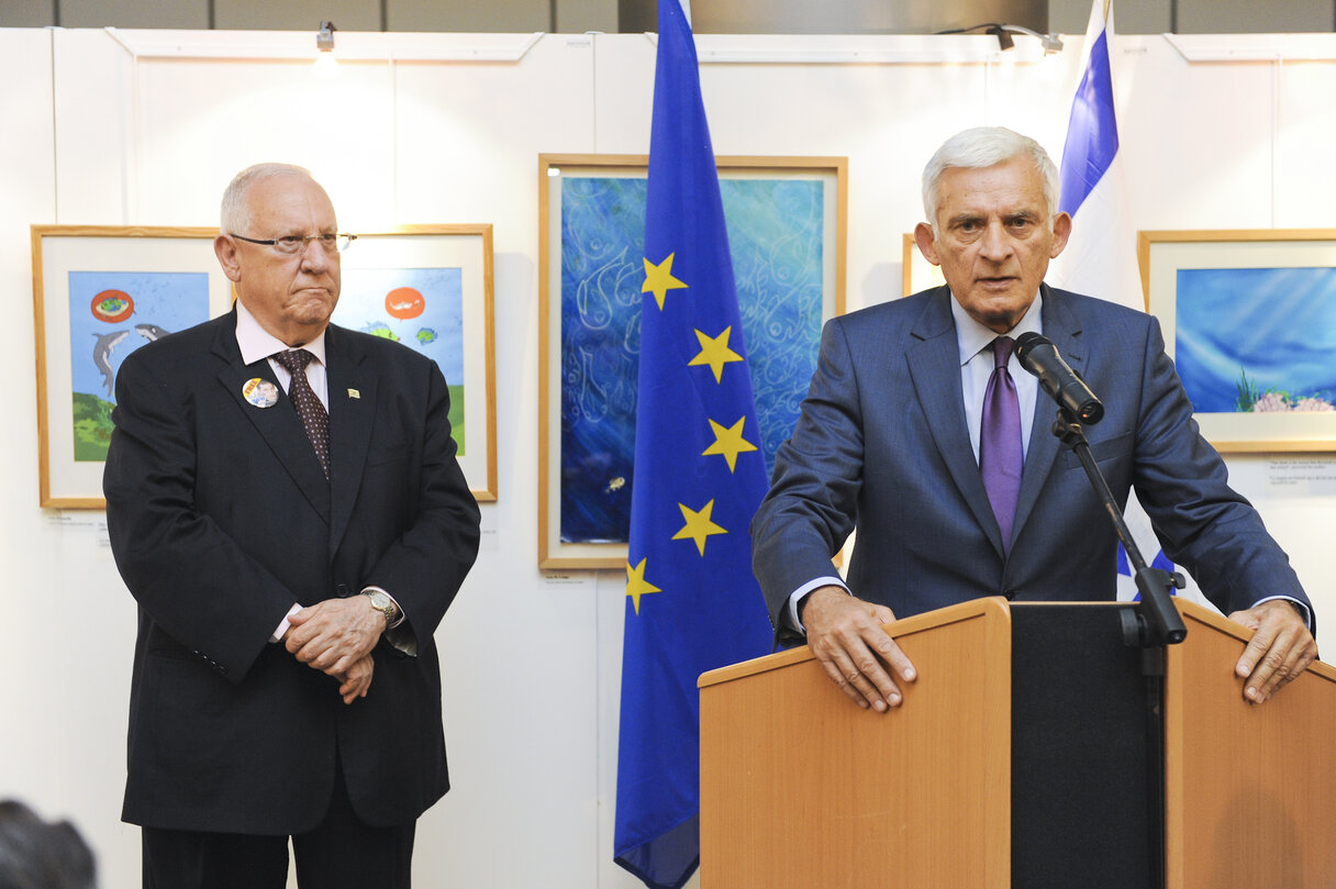 Exhibition gilad SHALIT with EP President and Speaker of the Knesset