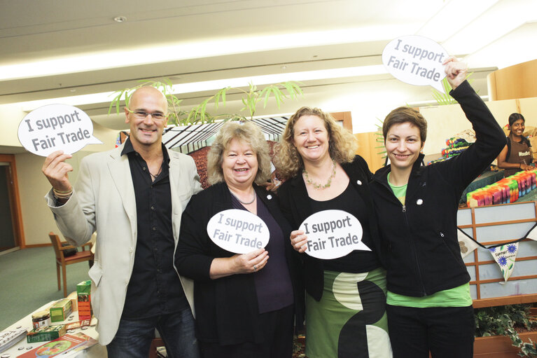 Fotagrafa 18: MEPs & Fair Trade Speech bubble & Speakers and Participants during discussion