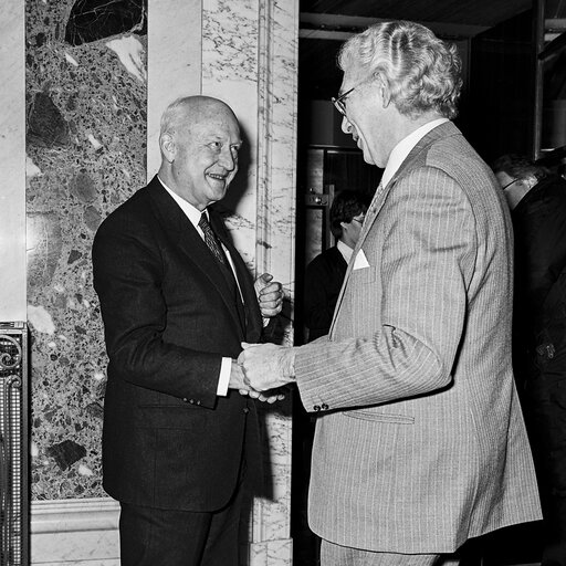 Pierre PFLIMLIN - EP President meets with Commissioner Willy  DE CLERCQ at the EP in Brussels in January 1985