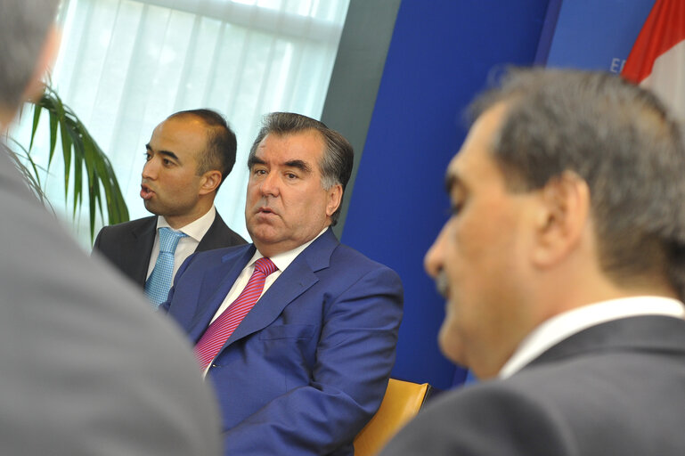 Fotografia 1: Visit of the President of the Republic of Tajikistan. Meeting with the Chairman of the Delegation for the relations with Iraq and the Rapporteur for the Committee on Industry, Research and Energy