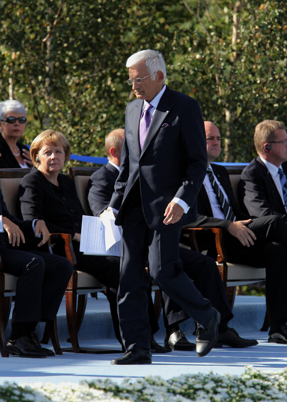 Poland marks the 70th anniversary of the outbreak of World War II by holding a ceremony