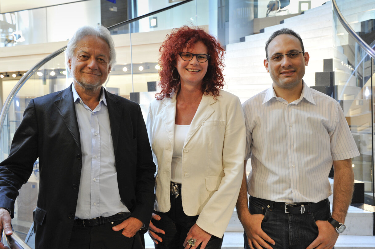 Wolfgang Kreissl-Dörfler, Kerstin Westphal and Ismail Ertug pose for a picture in Strasbourg