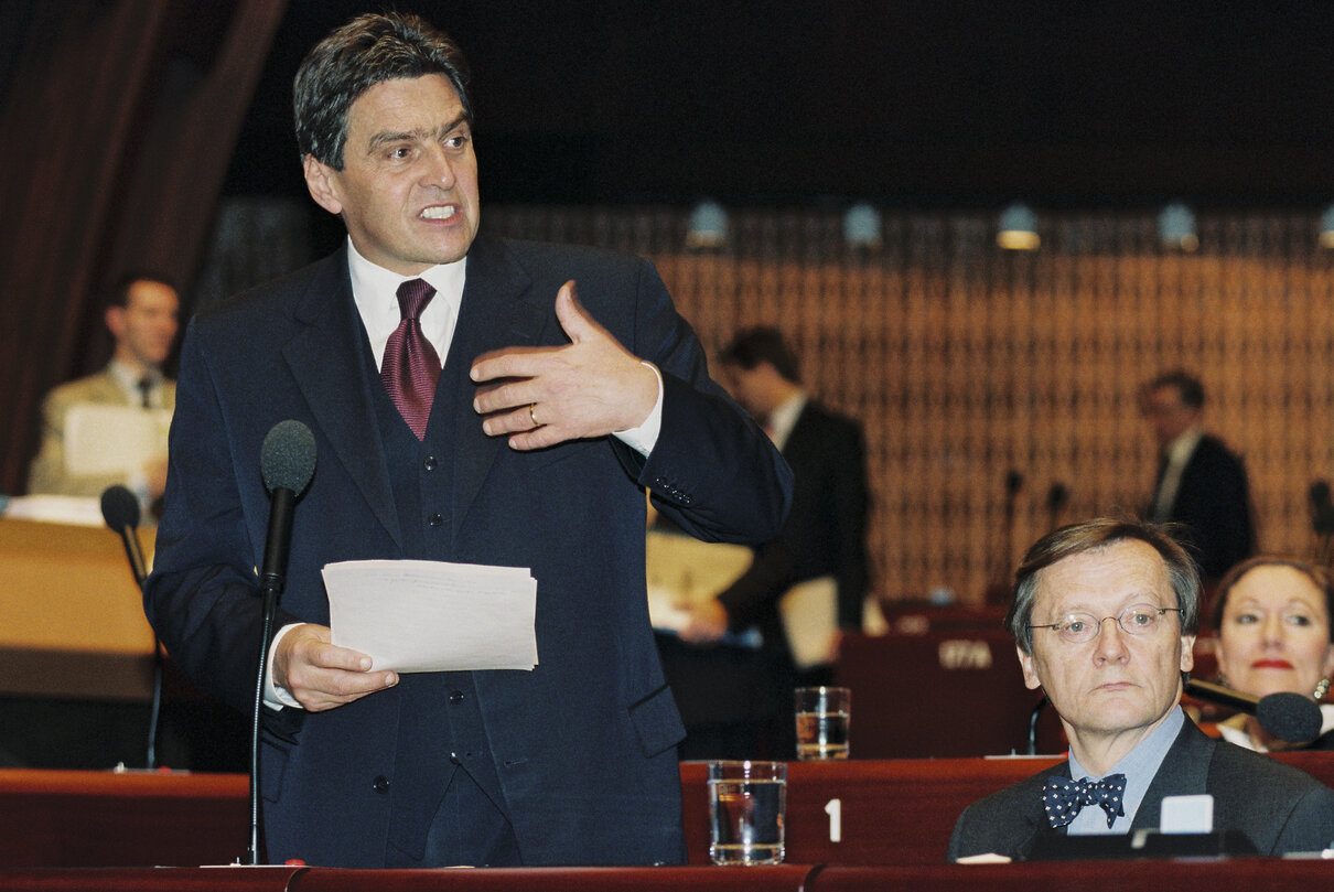 Viktor KLIMA Chancellor of Austria, Wolfgang SCHUSSEL attend an European Council / Austria Presidency joint debate in Brussels on December 16, 1998.