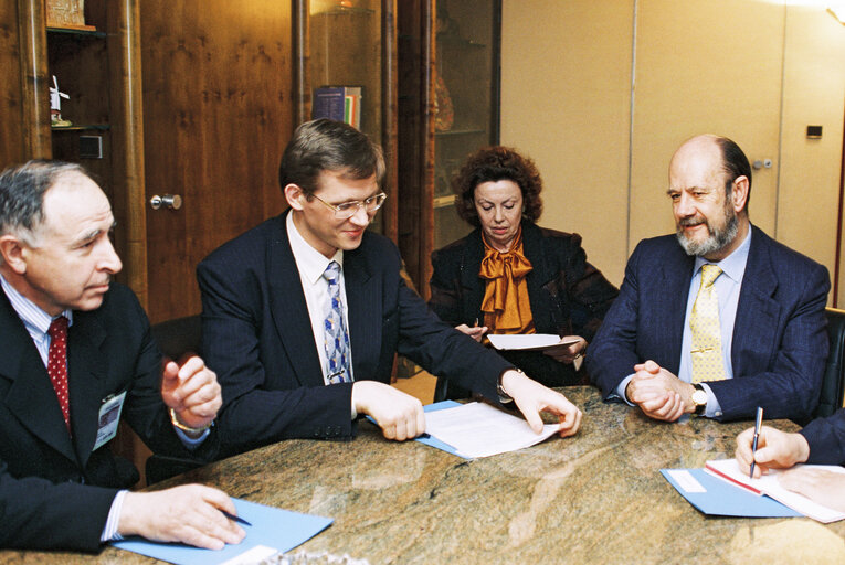 Fotografia 1: EP President meets with the First Deputy Chairman of the State Duma