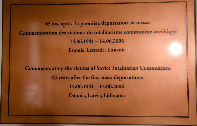 Billede 1: Antonio TAJANI - EP President inaugurates a dedication plaque to honor the victims of Soviet Totalitarism in Estonia, Latvia and Lithuania