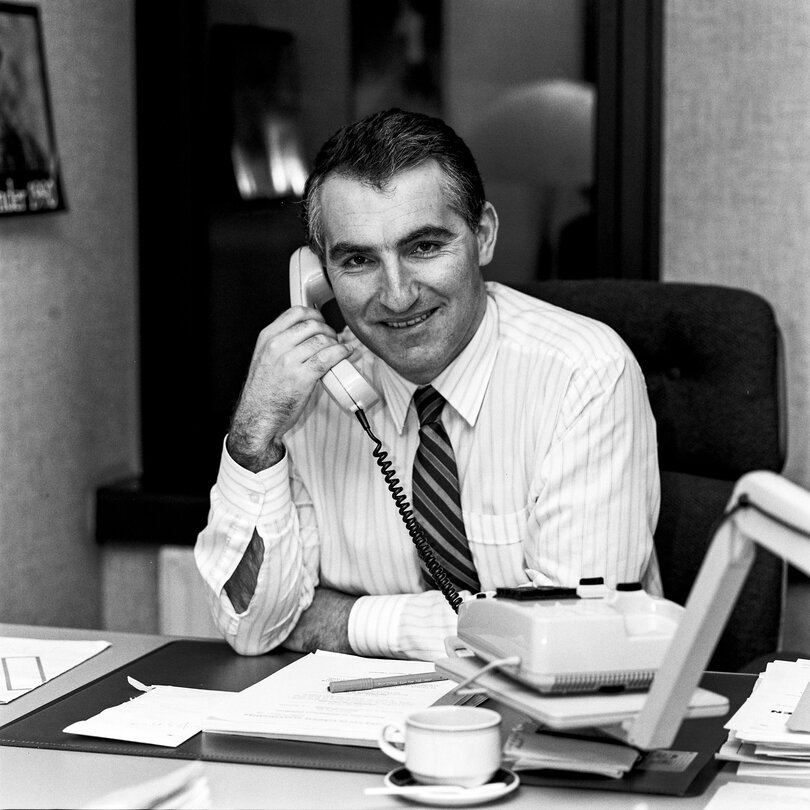 Karel PINXTEN in his office at the EP in Brussels.