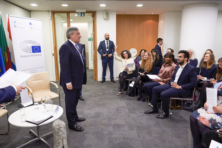 Φωτογραφία 16: Visit of the President of the European Parliament to London - Meeting with NGOs