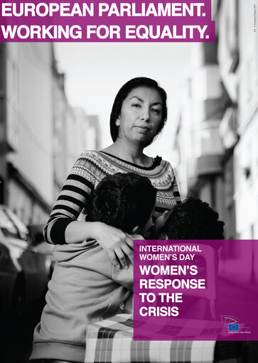 Fotografia 1: International Women's day  Women's response to the crisis    Official poster