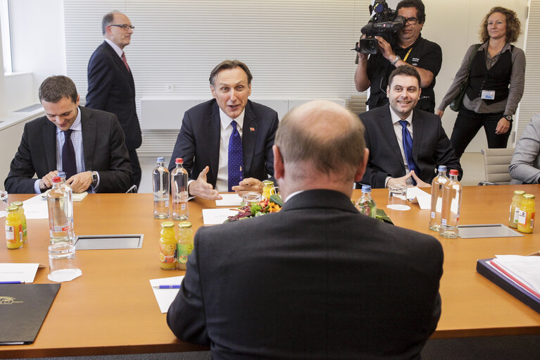 Fotografia 8: Martin SCHULZ - EP President meets with Ranko KRIVOKAPIC President of the Montenegro Parliament