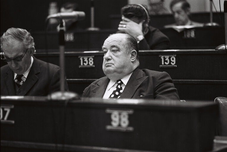 Fotografija 11: Plenary session in Luxembourg in October 1974