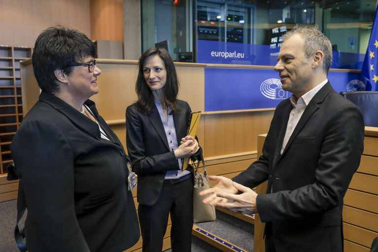 Foto 15: Debate on ' European Animation : Time for Action ' . How to help this dynamic sector fulfil its potential?