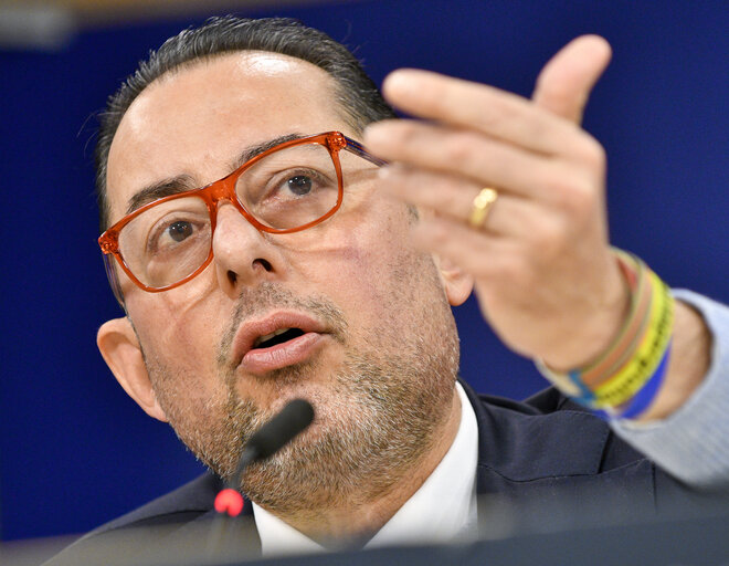 Fotografi 10: Press conference of Gianni PITTELLA, S&D President, on the Upcoming Elections in Italy