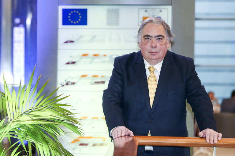 Φωτογραφία 12: MEP John FLACK in the European Parliament in Brussels