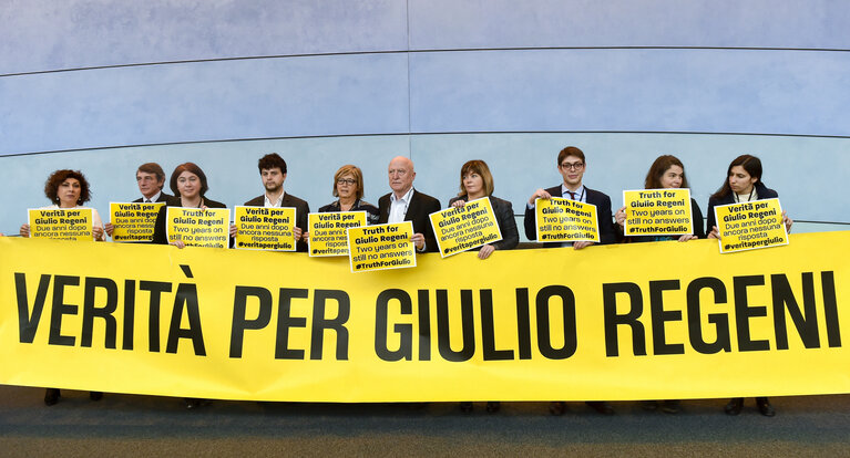 Foto 3: Verita per Giulio Regeni - Action inside in the European Parliament in Brussels