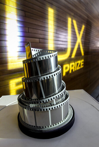 Photo 3: LUX PRIZE Trophy