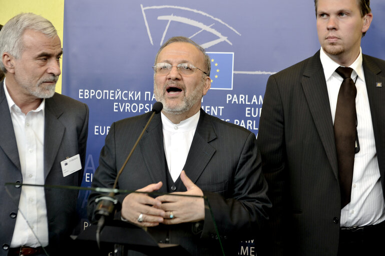 Visit by Iranian Foreign Minister Manoochehr MOTTAKI