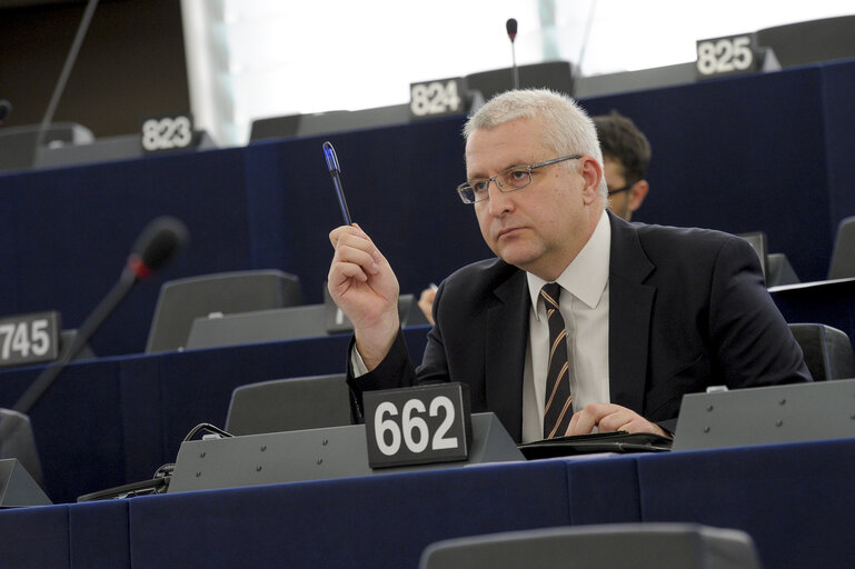 Foto 4: Svetoslav MALINOV in Plenary sesion week 07 2015 in Strasbourg