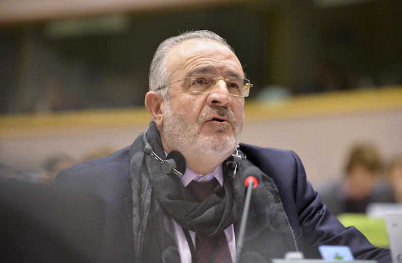 Foto 14: LIBE Committee hearing on foreign fighters with the President of Eurojust