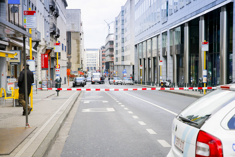 Foto 7: Deployment of police forces following the Bomb alert in EP building in Brussels