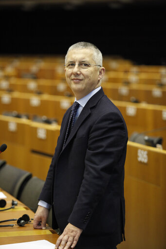 Fotografija 3: MEP Massimo PAOLUCCI at the European Parliament in Brussels