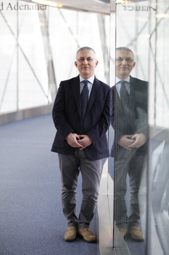 Foto 23: MEP Massimo PAOLUCCI at the European Parliament in Brussels