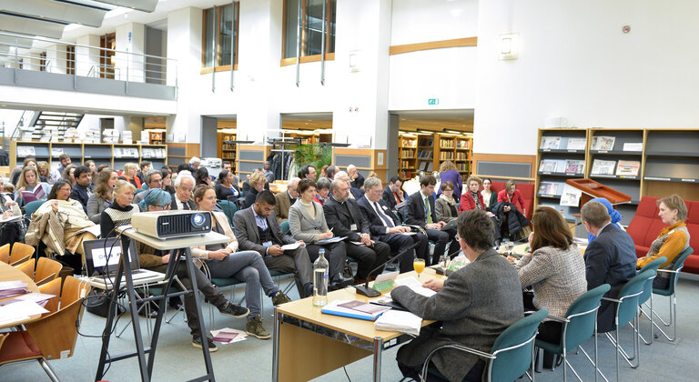 Fotografia 9: Launch of the ODIHR Guidelines on the Legal Personality of Religious or Belief Communities Speakers