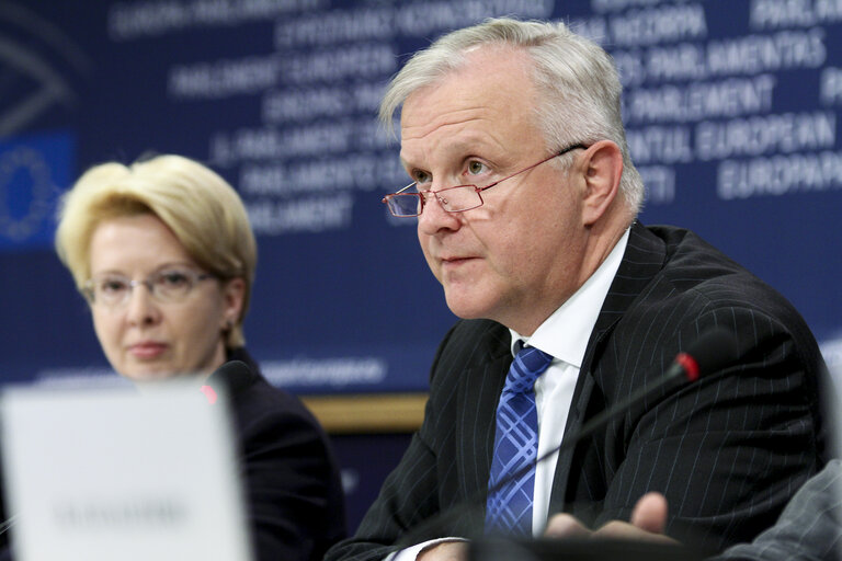 Foto 12: European Parliamentary Week. Press conference with EP Vice-President