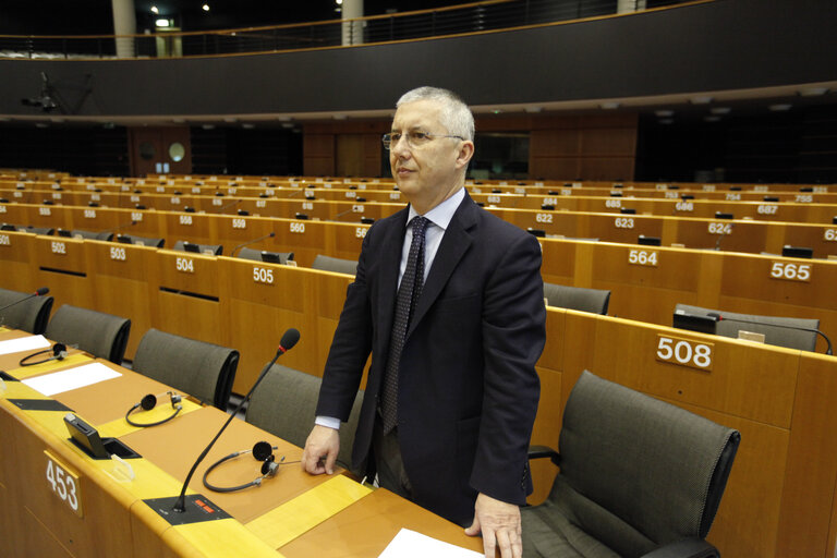 Suriet 7: MEP Massimo PAOLUCCI at the European Parliament in Brussels