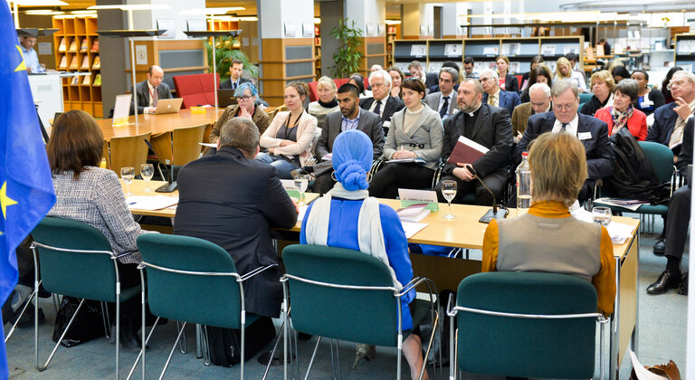 Fotografia 5: Launch of the ODIHR Guidelines on the Legal Personality of Religious or Belief Communities Speakers