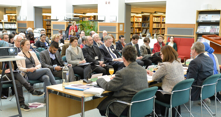 Fotografia 10: Launch of the ODIHR Guidelines on the Legal Personality of Religious or Belief Communities Speakers