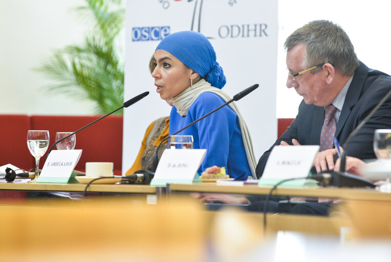 Fotografia 12: Launch of the ODIHR Guidelines on the Legal Personality of Religious or Belief Communities Speakers