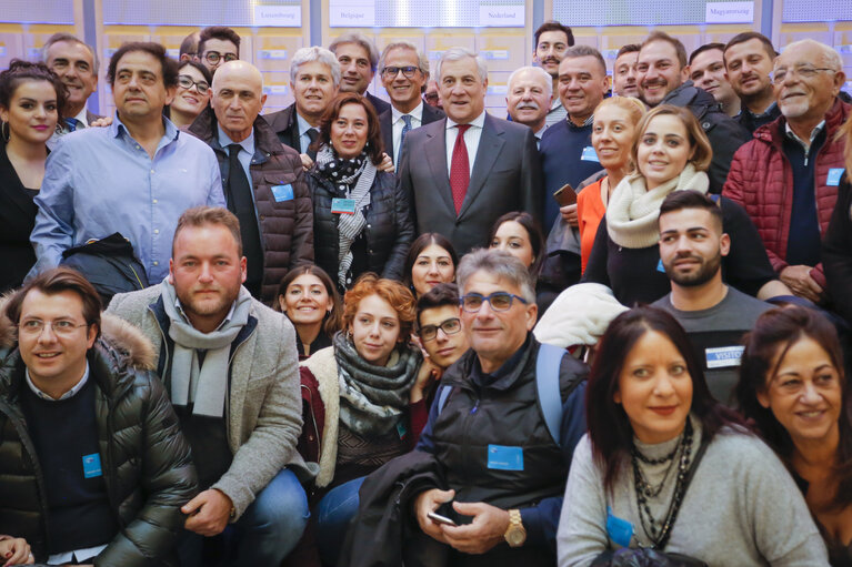 Zdjęcie 14: Antonio TAJANI - EP President meets with a group of visitors MEP Salvatore CICU