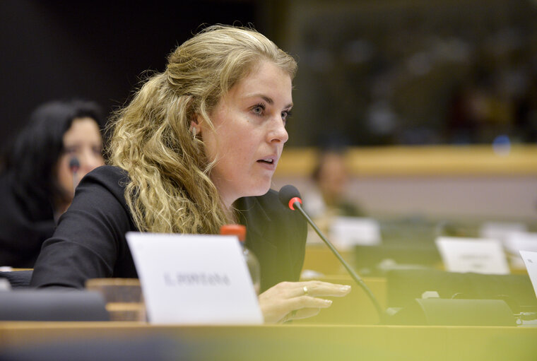 Foto 4: LIBE Committee hearing on foreign fighters with the President of Eurojust