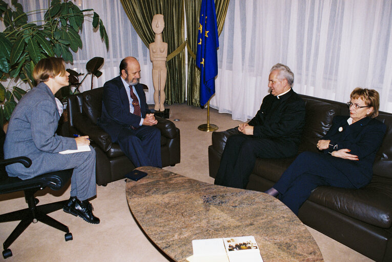 Fotó 2: Bishop KOMARICA and Doris PACK (EPP/CDU), Chairman of the EP Delegation for South East Europe meet Jose Maria GIL ROBLES GIL DELGADO EP President.