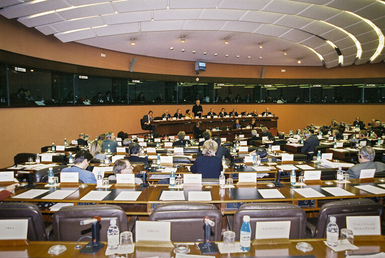 Fotó 8: Bishop Komarica from Banja Luka (Bosnia) awarded Robert Schuman Medal of the EPP Group in the European Parliament