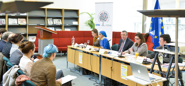 Fotografia 11: Launch of the ODIHR Guidelines on the Legal Personality of Religious or Belief Communities Speakers