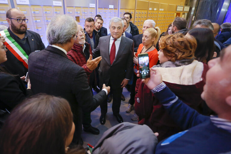 Zdjęcie 10: Antonio TAJANI - EP President meets with a group of visitors MEP Salvatore CICU