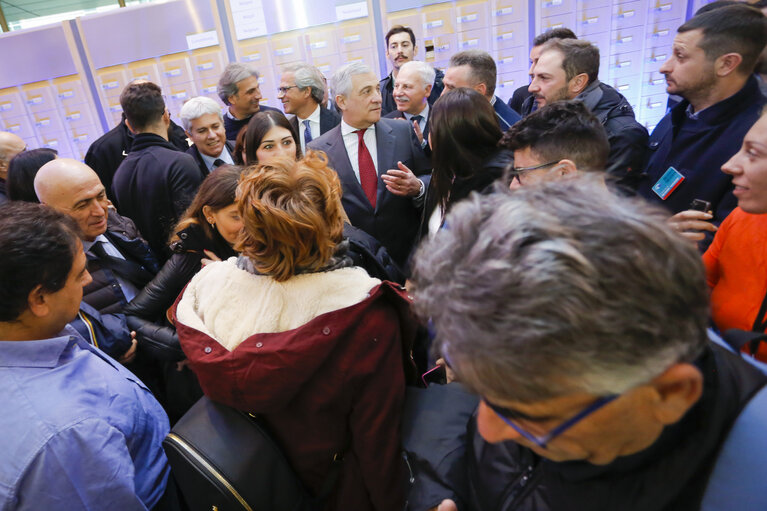 Zdjęcie 12: Antonio TAJANI - EP President meets with a group of visitors MEP Salvatore CICU