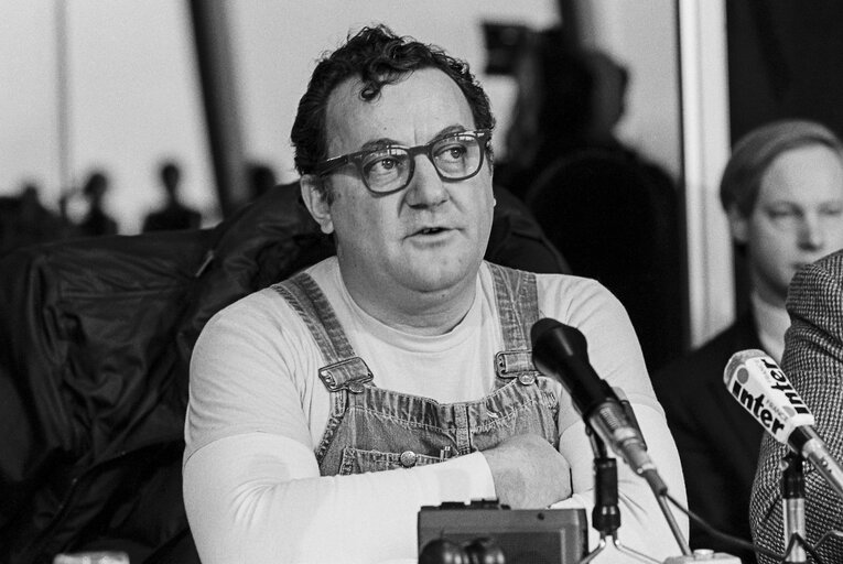 Zdjęcie 7: Press conference with French humorist Coluche about the Restos du Coeur in Strasbourg on 20 February 1986