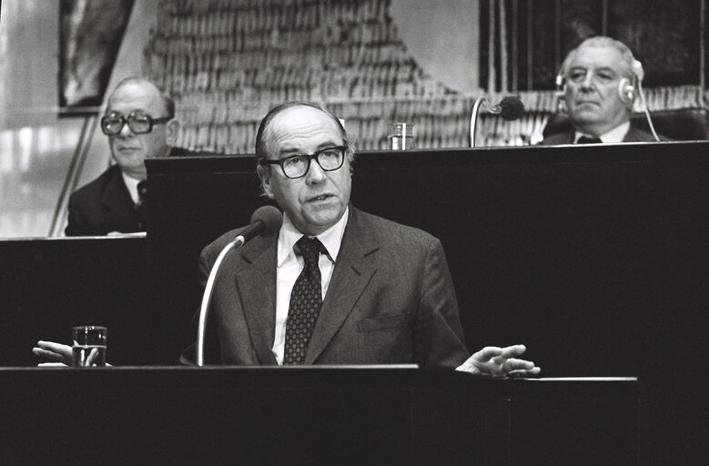 Fotografie 3: Portraits of Roy JENKINS in a Luxembourg session