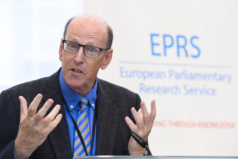 Foto 14: EPRS - EUI Policy Roundtable - ' The Development of European Integration : Crisis or Opportunity ? '