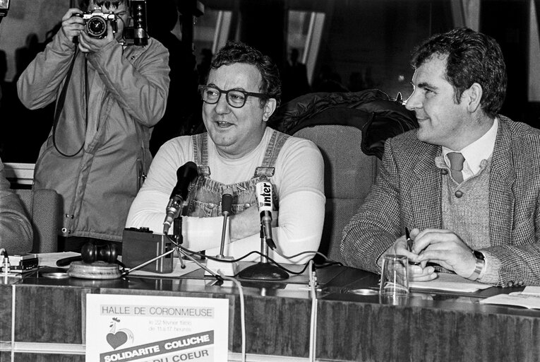 Zdjęcie 9: Press conference with French humorist Coluche about the Restos du Coeur in Strasbourg on 20 February 1986