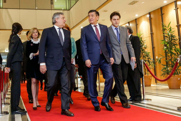 Fotografie 11: Visit of His Excellency Sooronbay JEENBEKOV - President of the Kyrgyz Republic to the European Parliament in Brussels