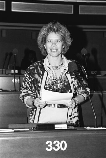 Photo 6: MEP Joanna RONN during a plenary session in Strasbourg in April 1990.