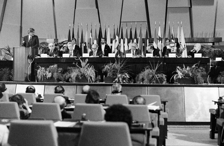 Photo 36: EU - Latin America Inter parliamentary conference at the Palais des Congres in Brussels