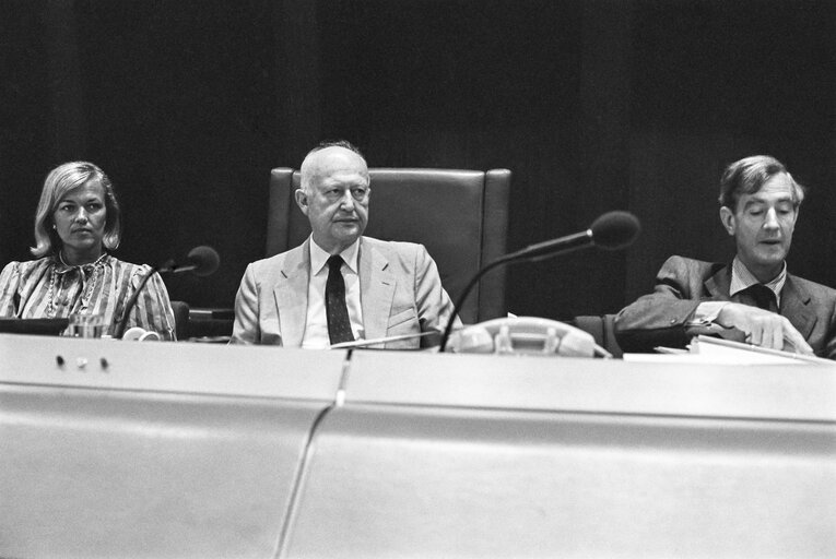 Photo 23 : Plenary Session in Strasbourg in June 1983